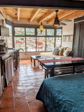 Spacious Studio Boasting Breathtaking Views